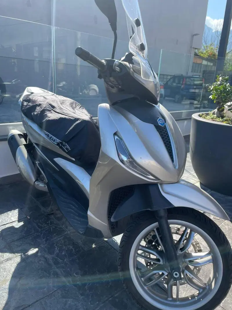 Piaggio Beverly 300 S (2021) (4)