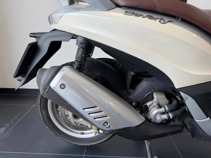 Piaggio Beverly 300 i.e. (2010 - 16) (4)