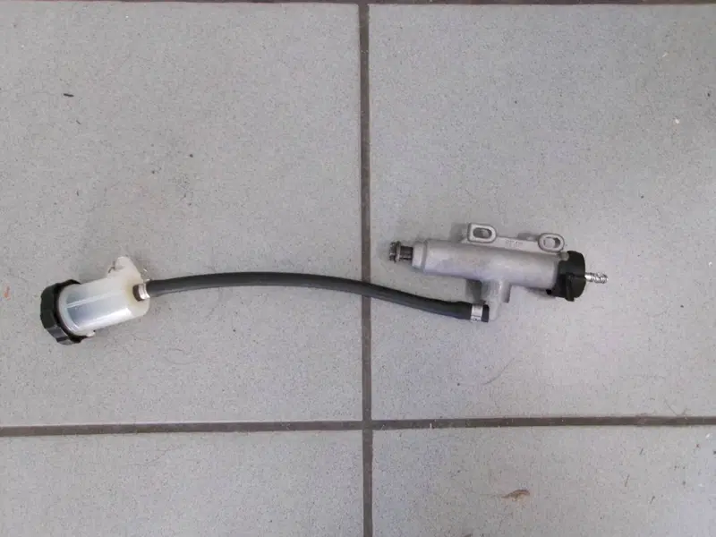 POMPA FRENI BRACCIO OSCILLANTE PIAGGIO MP3 350 SPO