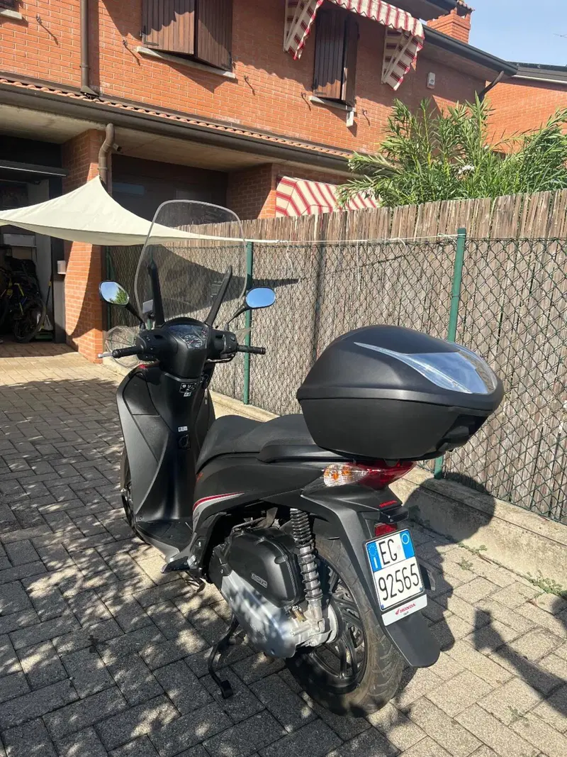 Honda SH 125 i ABS (2013 - 17) (2)