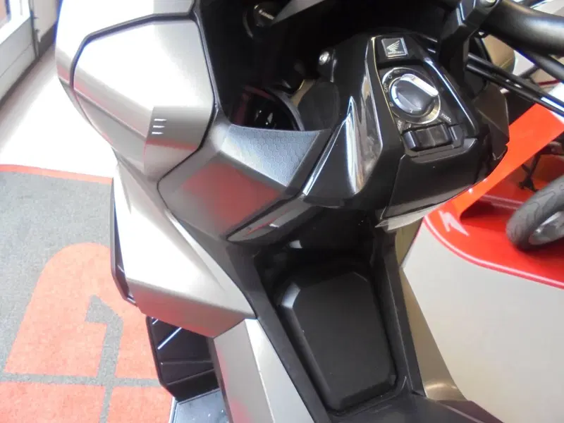 Honda ADV 350 (2025 - 26) (6)