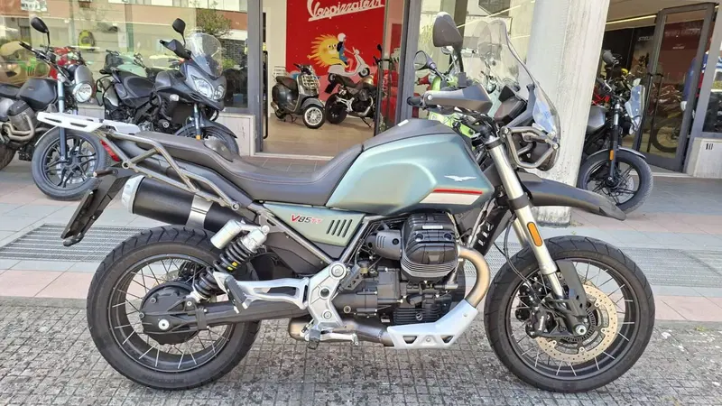 Moto Guzzi V85 TT (2021 - 23)