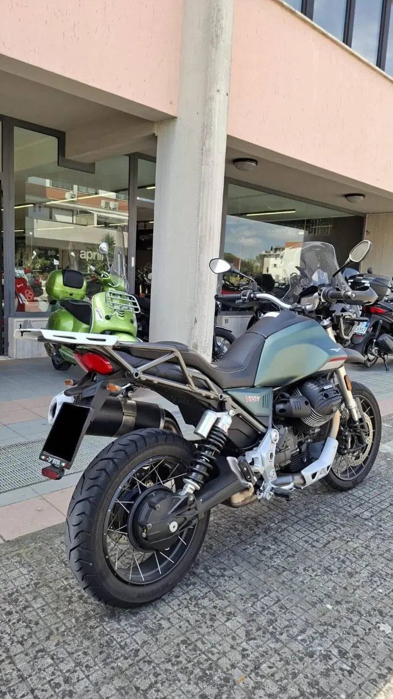 Moto Guzzi V85 TT (2021 - 23) (3)