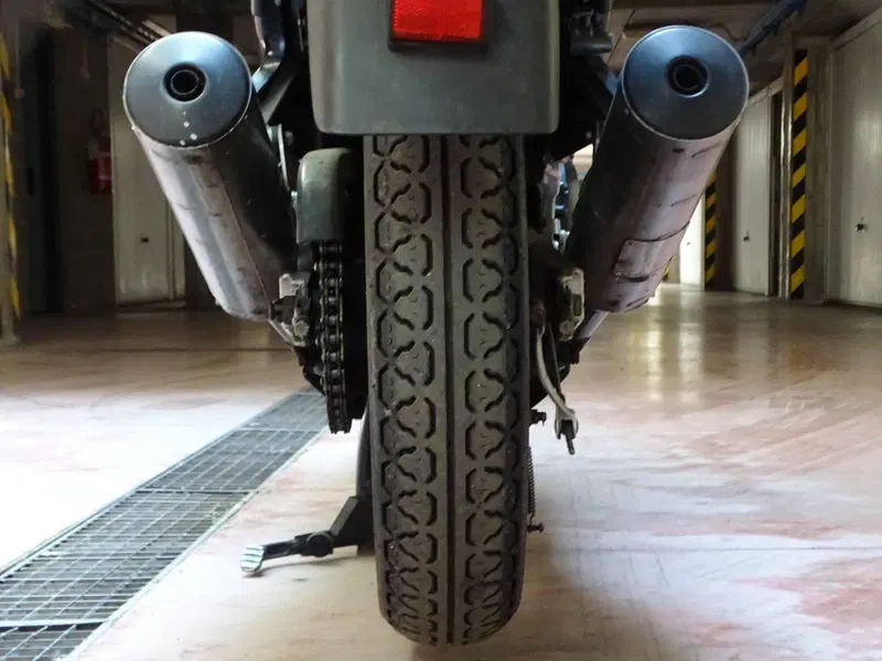 Kawasaki GPz 500 S (13)