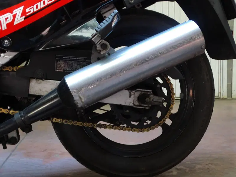 Kawasaki GPz 500 S (12)