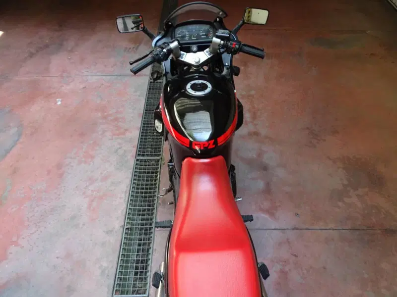 Kawasaki GPz 500 S (16)