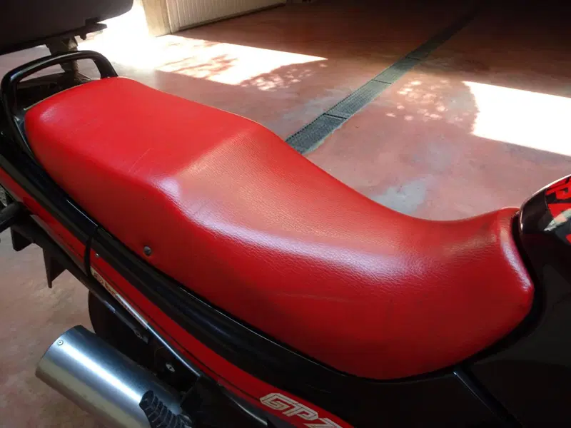 Kawasaki GPz 500 S (17)