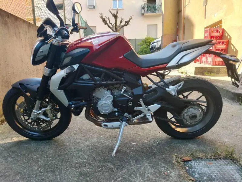 MV Agusta Brutale 800 (2012 - 15) (2)