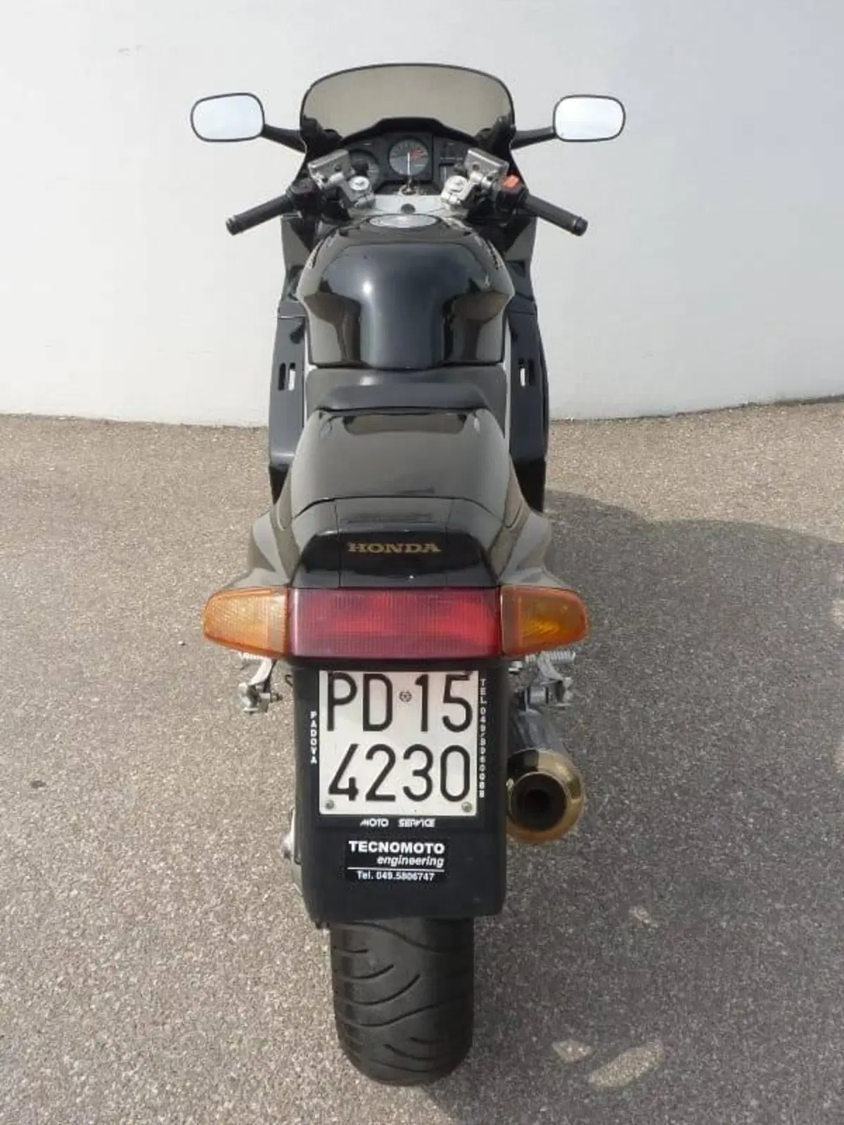 Honda VFR 750 F (4)