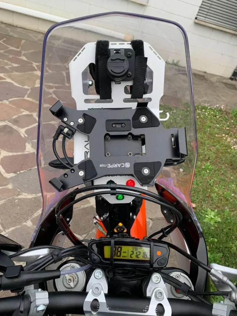 KTM 690 Enduro R (2019 - 20) (3)