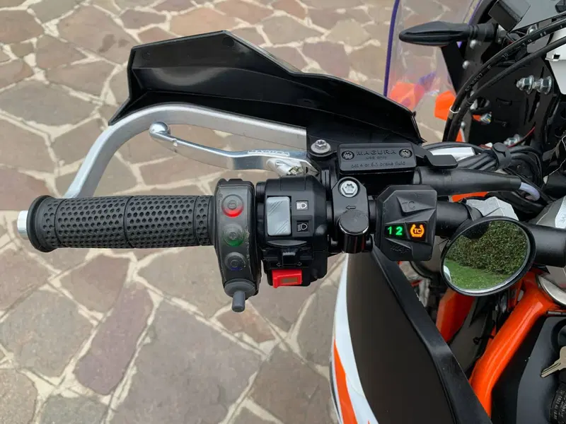 KTM 690 Enduro R (2019 - 20) (4)
