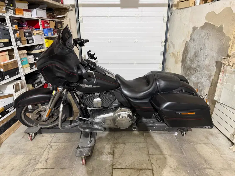 Harley-Davidson 1690 Street Glide Special (2014 - 16) - FLHX (2)