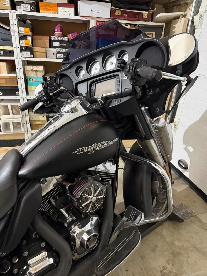 Harley-Davidson 1690 Street Glide Special (2014 - 16) - FLHX (5)