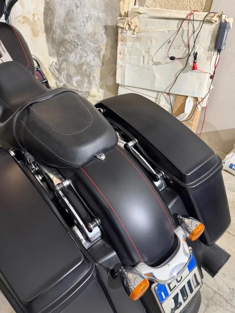 Harley-Davidson 1690 Street Glide Special (2014 - 16) - FLHX (7)