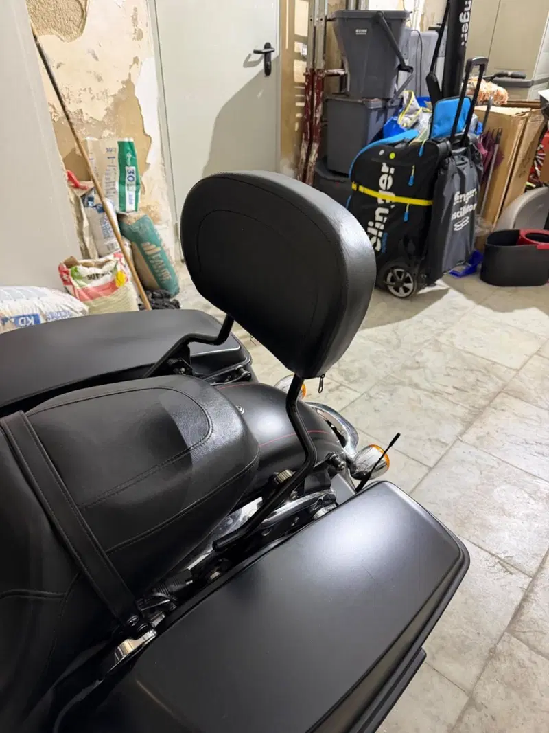 Harley-Davidson 1690 Street Glide Special (2014 - 16) - FLHX (8)