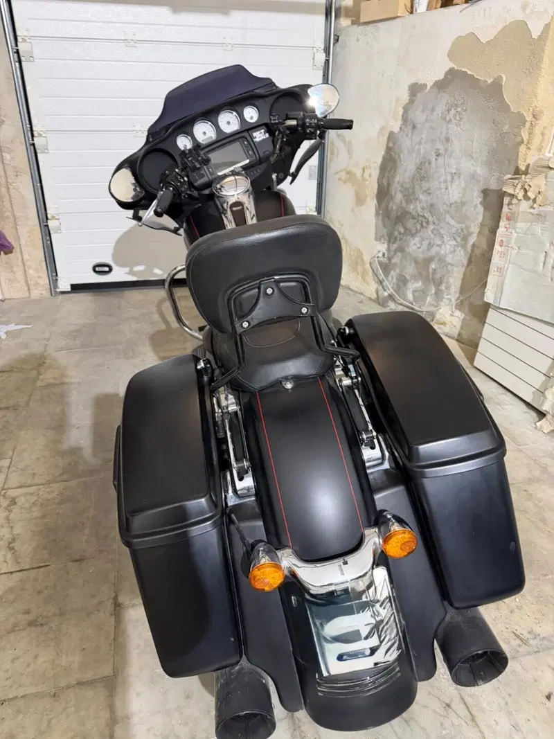 Harley-Davidson 1690 Street Glide Special (2014 - 16) - FLHX (9)