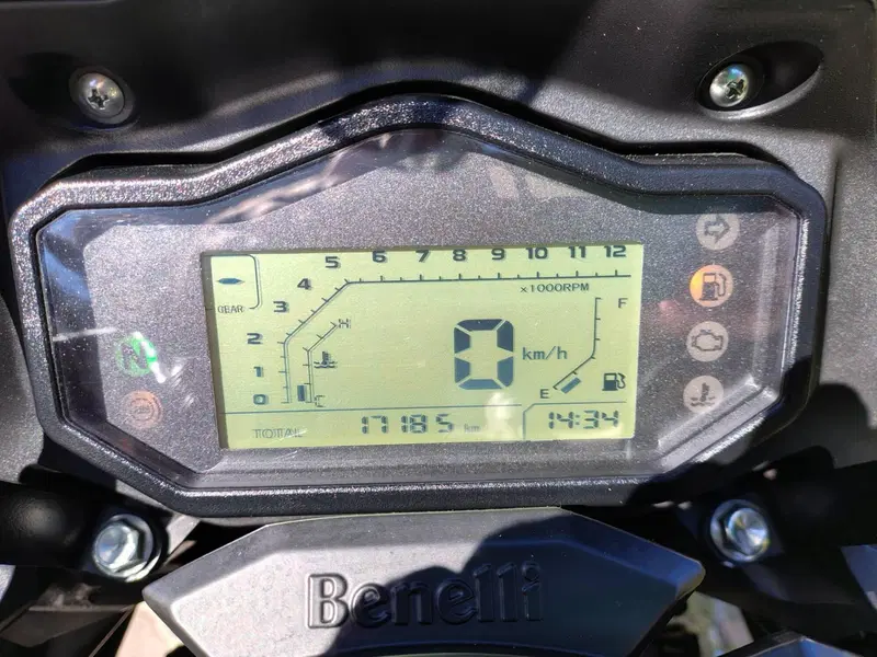 Benelli TRK 251 (2022 - 25) (3)