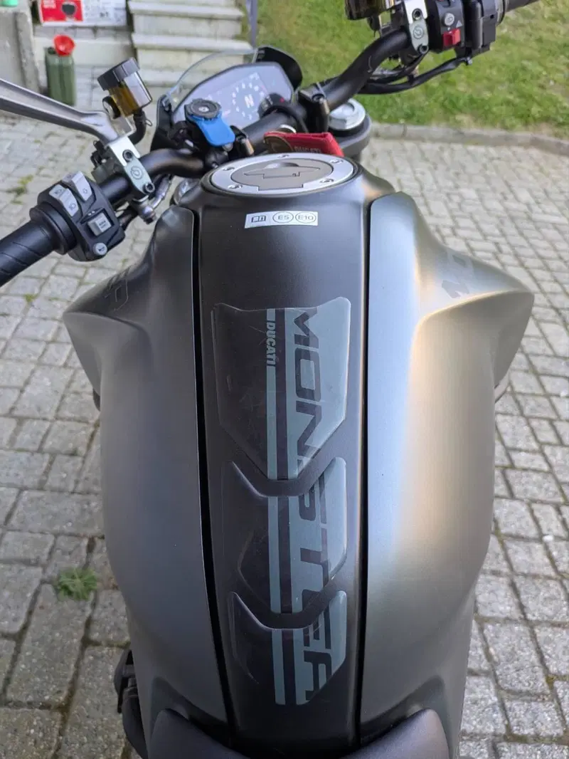Ducati Monster 937 + (2021 - 25) (6)