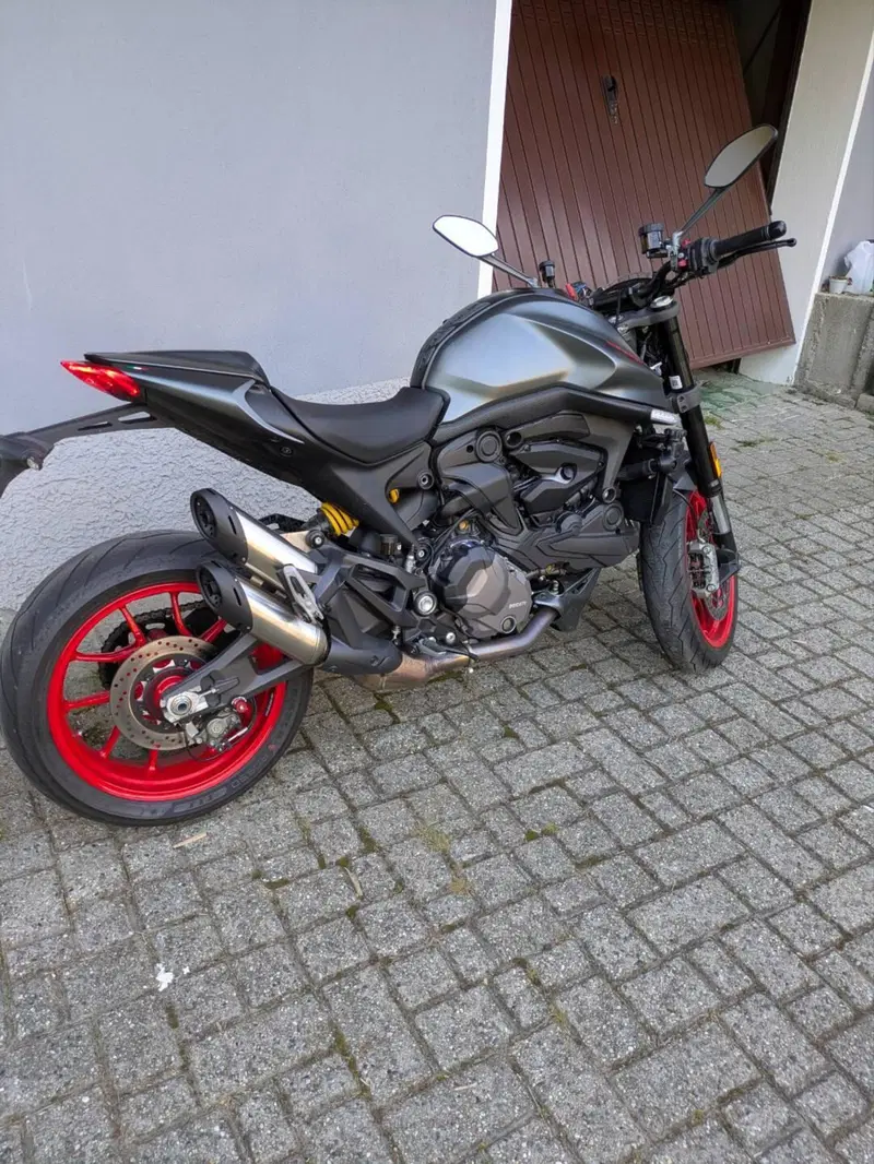 Ducati Monster 937 + (2021 - 25) (3)