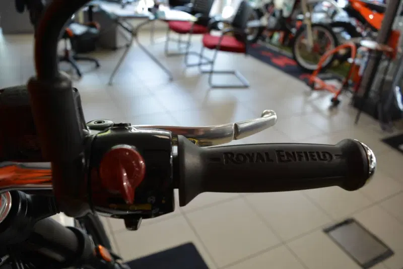 Royal Enfield Bear 650 (2025 - 26) (13)