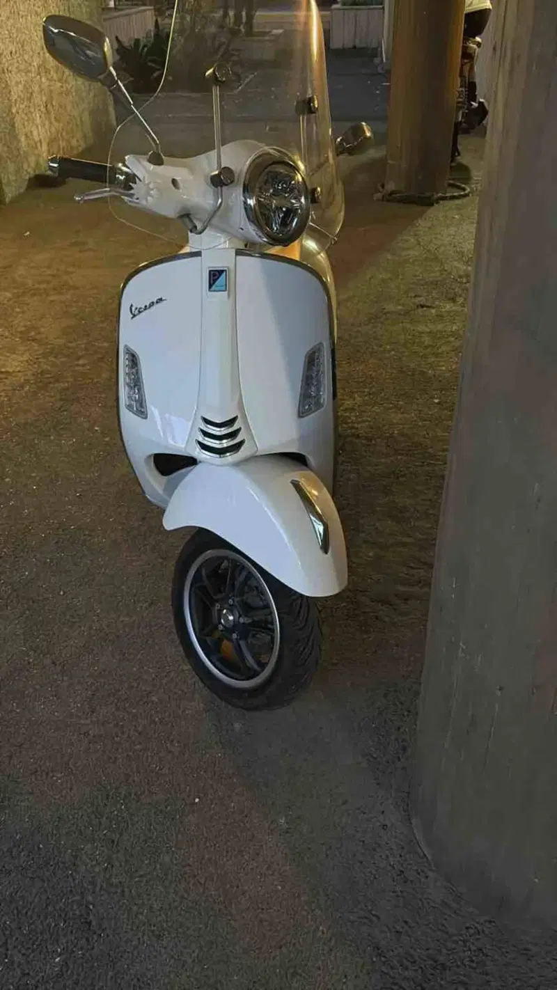 Vespa GTS 300 Super (2023 - 24)
