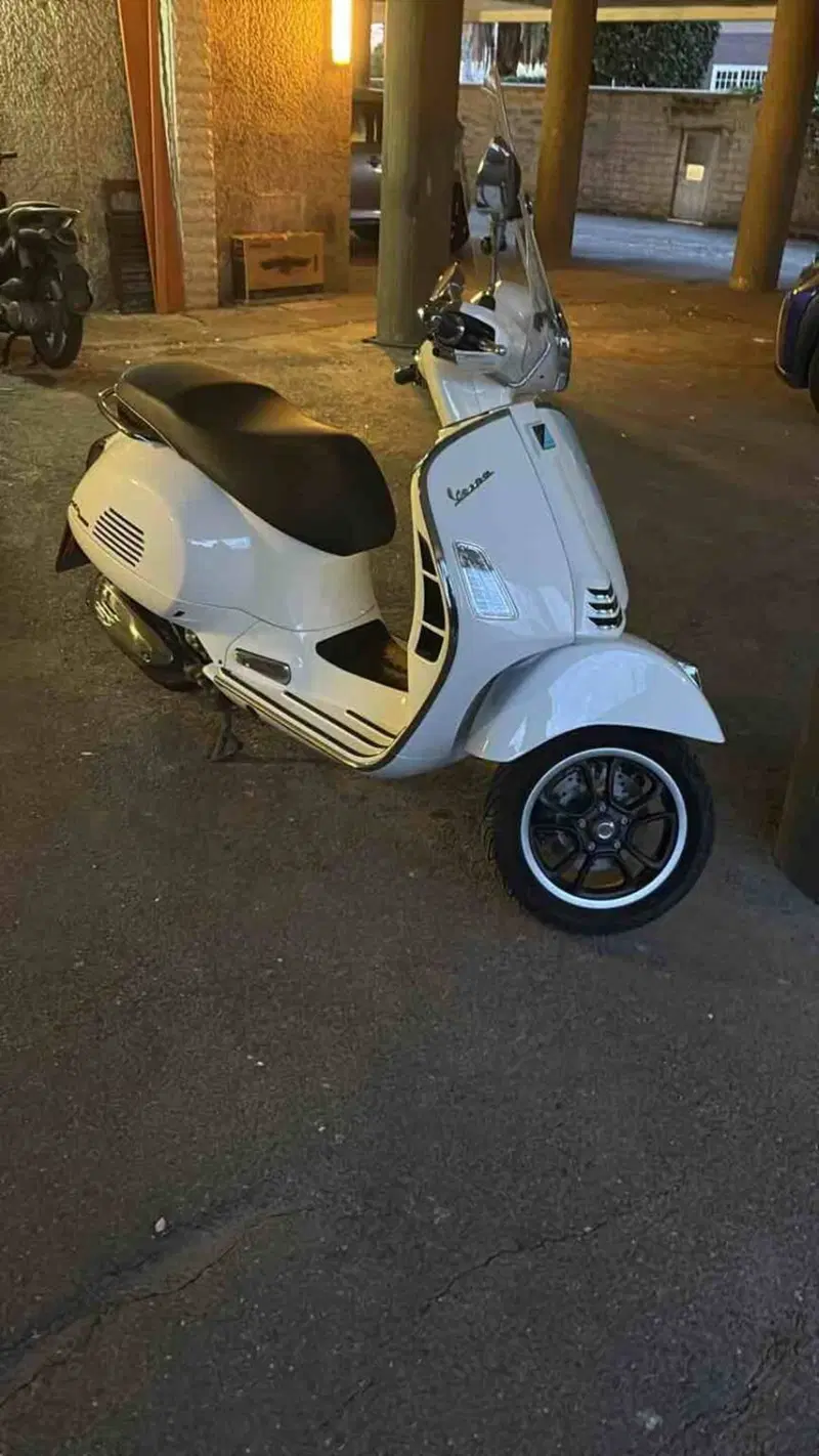 Vespa GTS 300 Super (2023 - 24) (2)