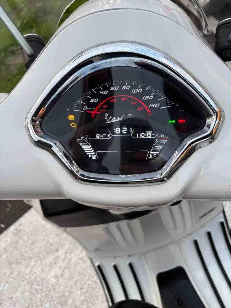 Vespa GTS 300 Super (2023 - 24) (4)
