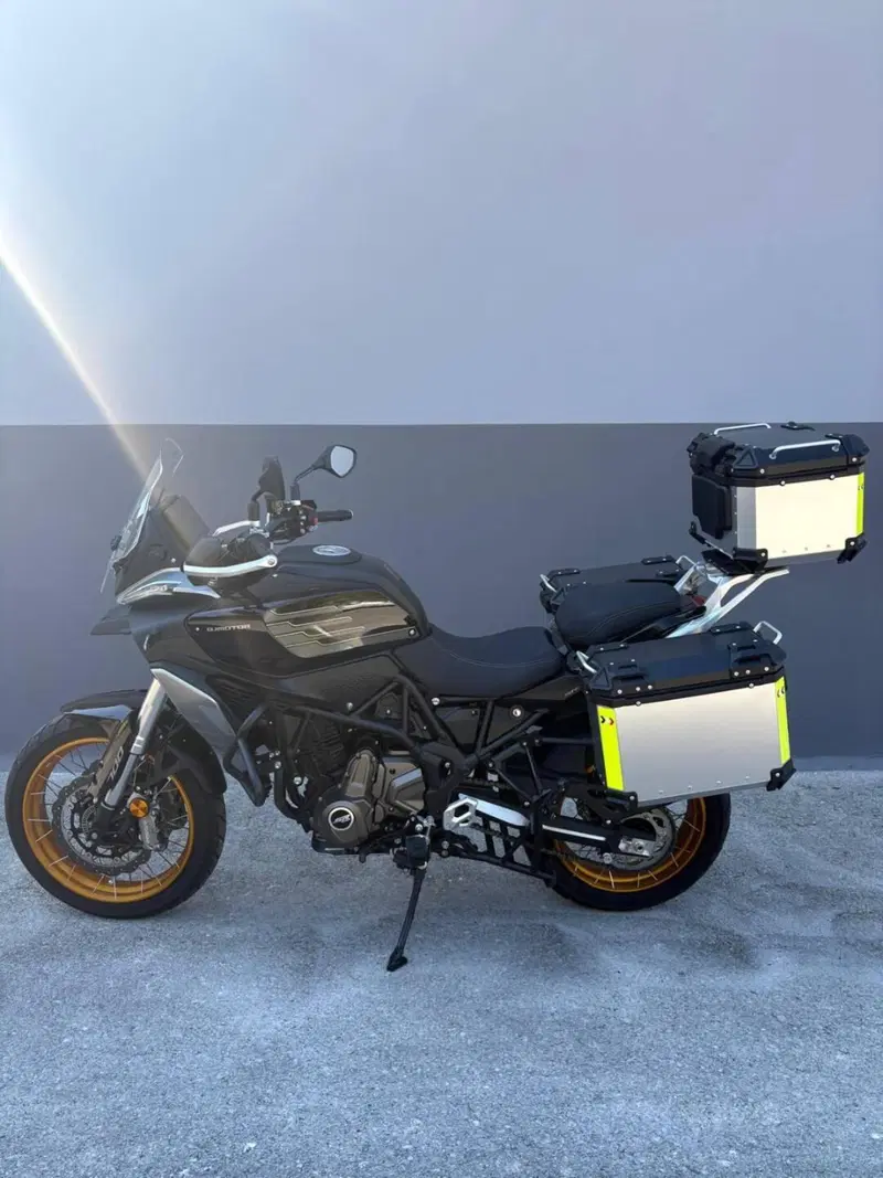 QJ Motor SRT 700 SX (2025 - 26) (5)