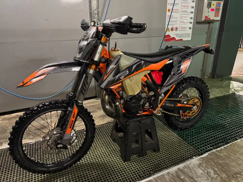 KTM 250 EXC Six Days (2017) (2)