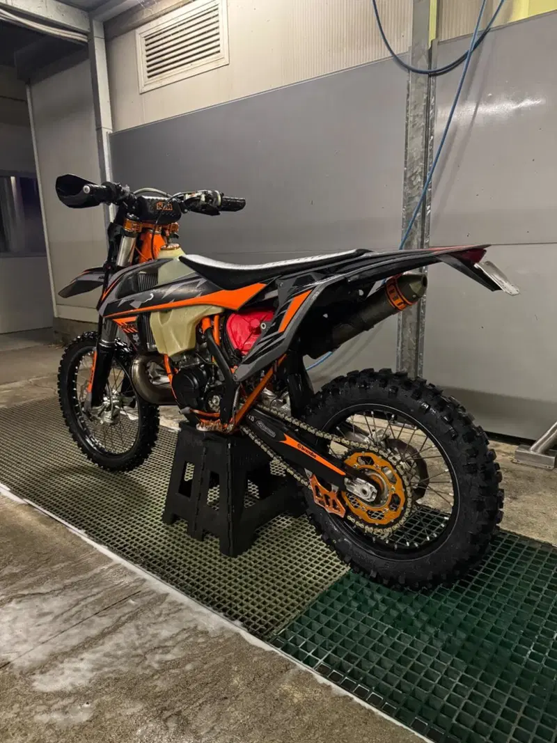 KTM 250 EXC Six Days (2017) (3)