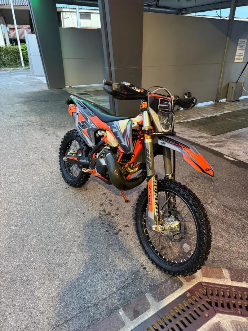 KTM 250 EXC Six Days (2017) (4)