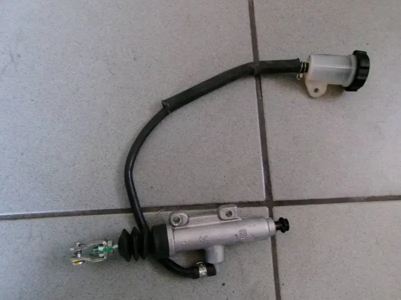 POMPA FRENO POSTERIORE PIAGGIO MP3 350 SPORT (2)