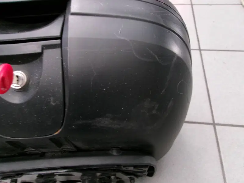 BAULETTO 37 LT COMPLETO DI PIASTRE PIAGGIO MP3 350 (5)