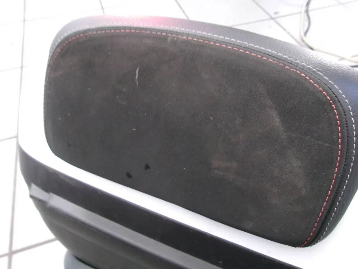 BAULETTO 37 LT COMPLETO DI PIASTRE PIAGGIO MP3 350 (6)