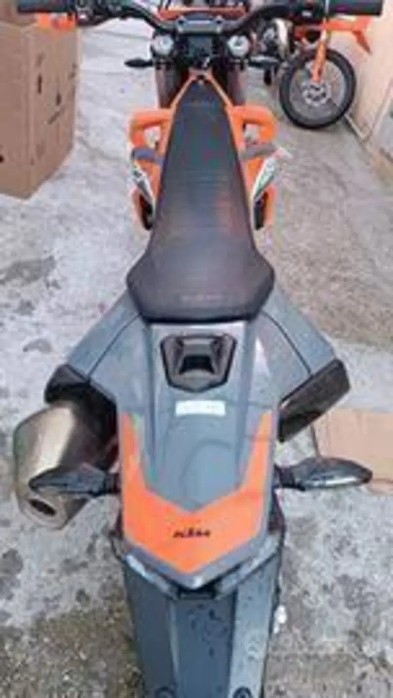 KTM 690 Enduro R (2021) (7)