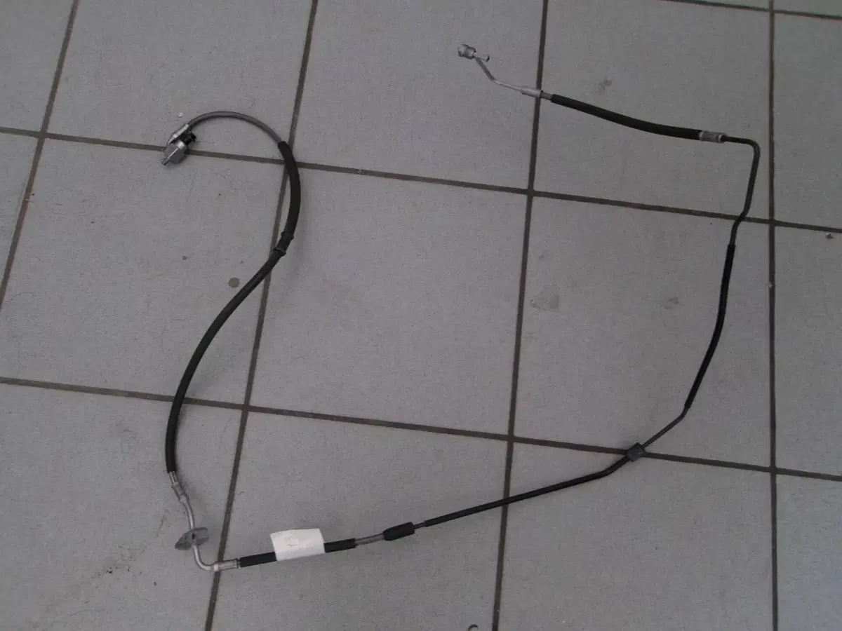 TUBO FRENO (13) DA MODULO ABS A BRACCIO DESTRO PIA Piaggio
