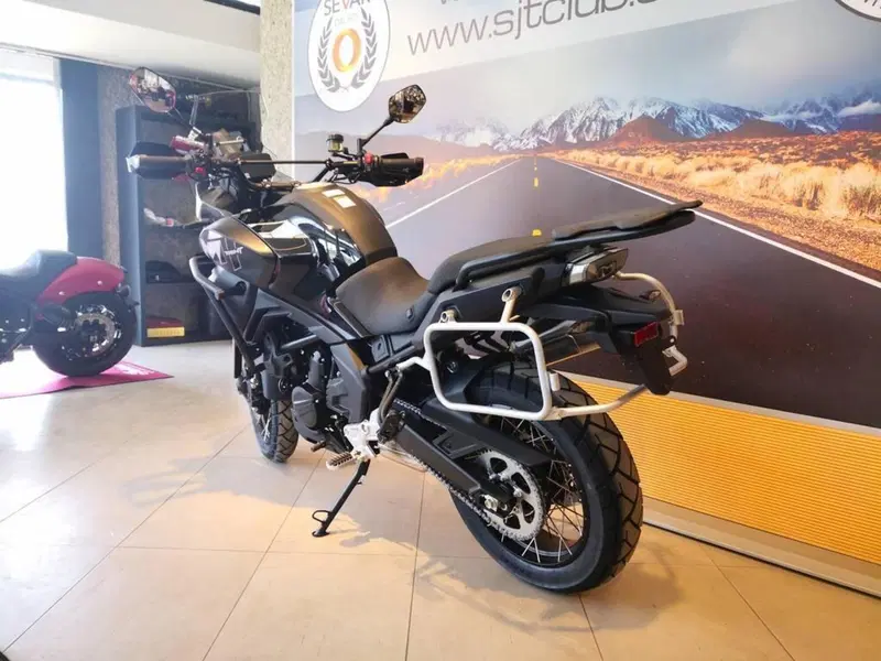 CFMOTO 700MT Adventure (2025 - 26) (8)
