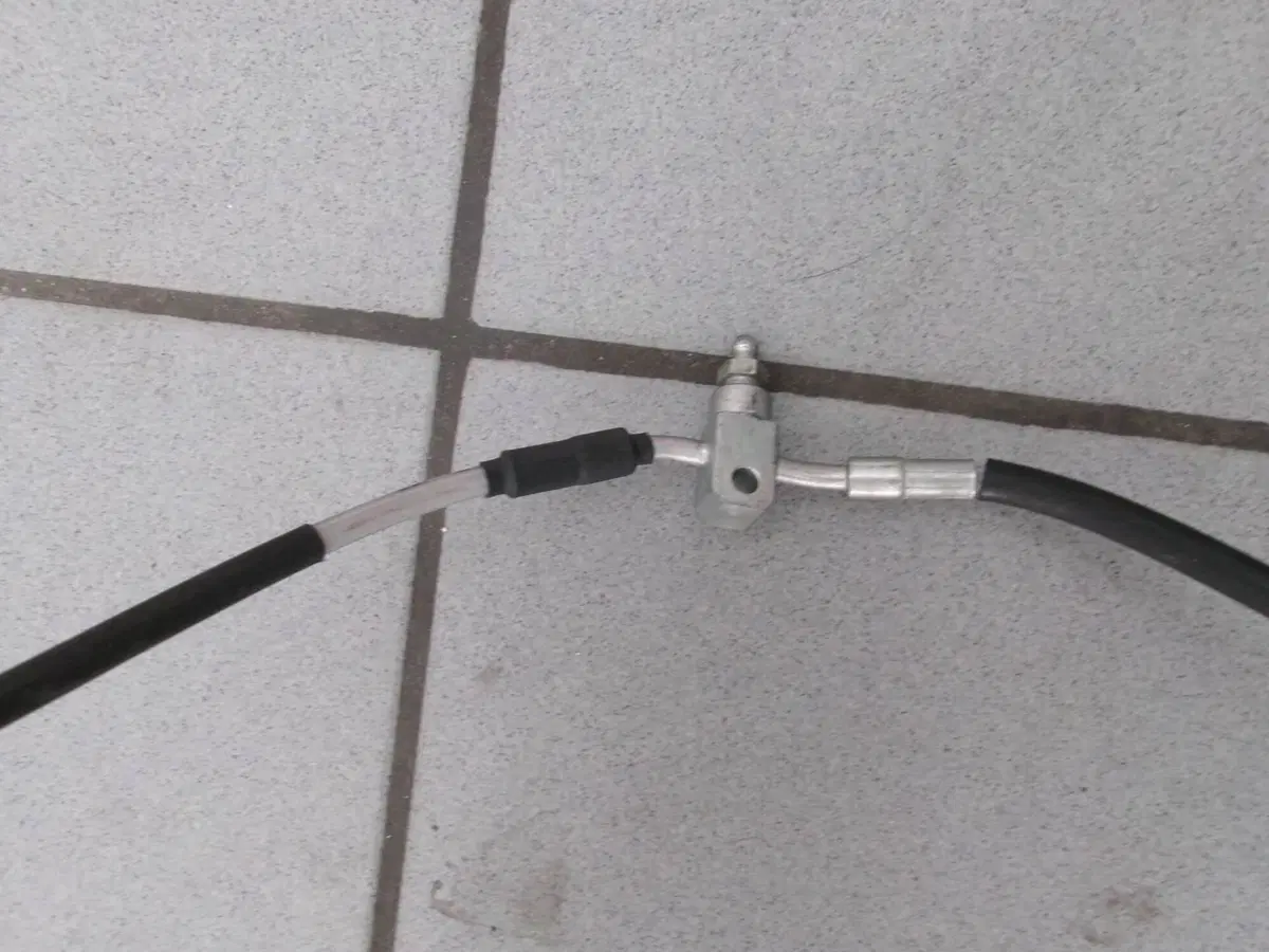 TUBO FRENO (9) DA MODULO ABS A BRACCIO SINISTRO PI Piaggio (4)