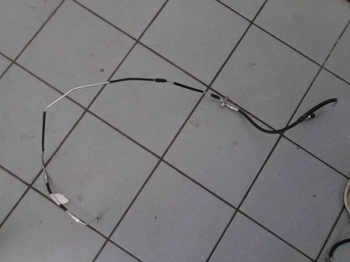 TUBO FRENO (9) DA MODULO ABS A BRACCIO SINISTRO PI Piaggio (5)