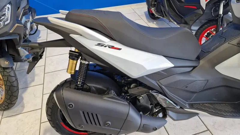Aprilia SR GT 400 (2026) (4)