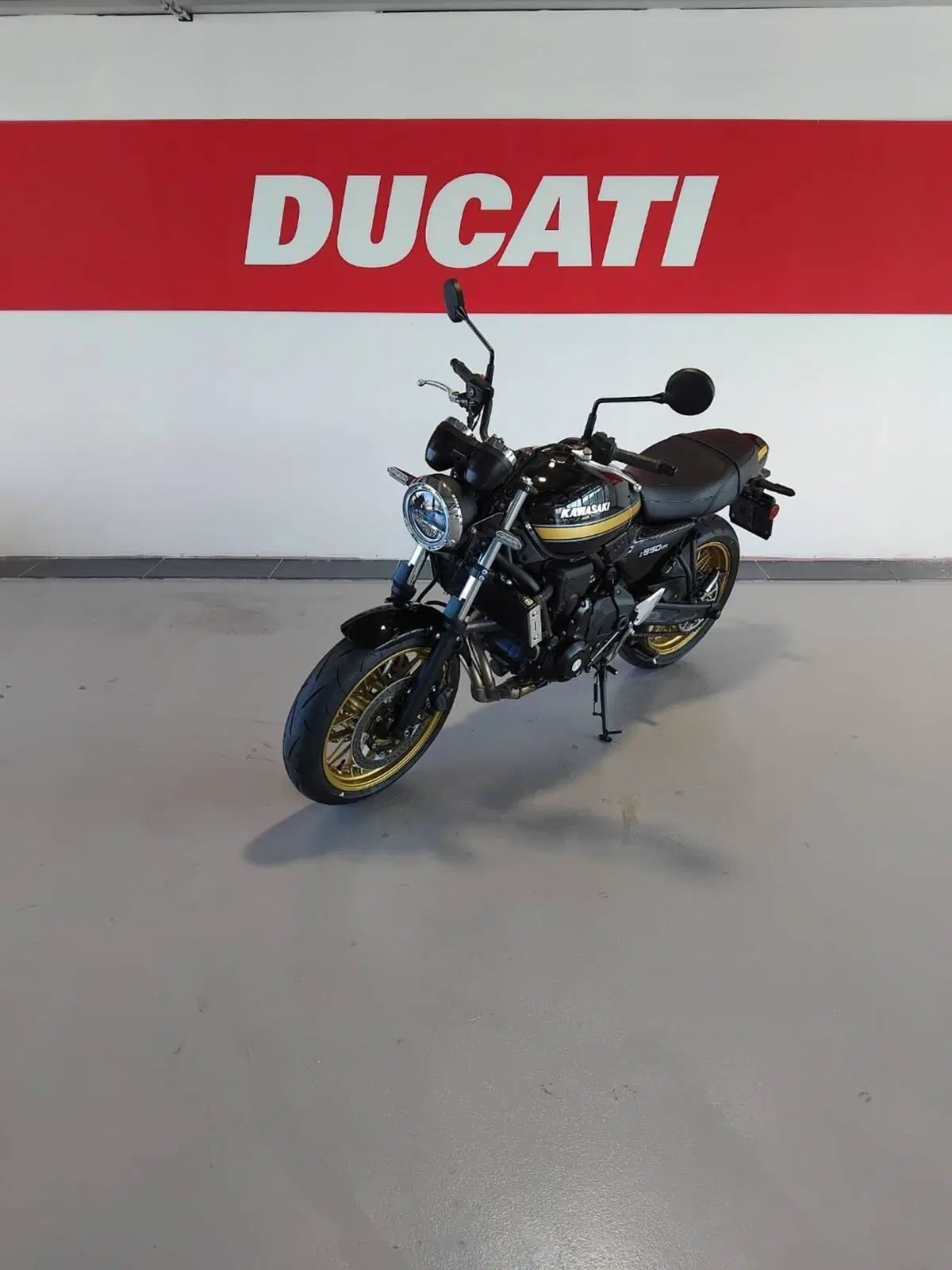 Kawasaki Z 650 RS (2025 - 26) (2)