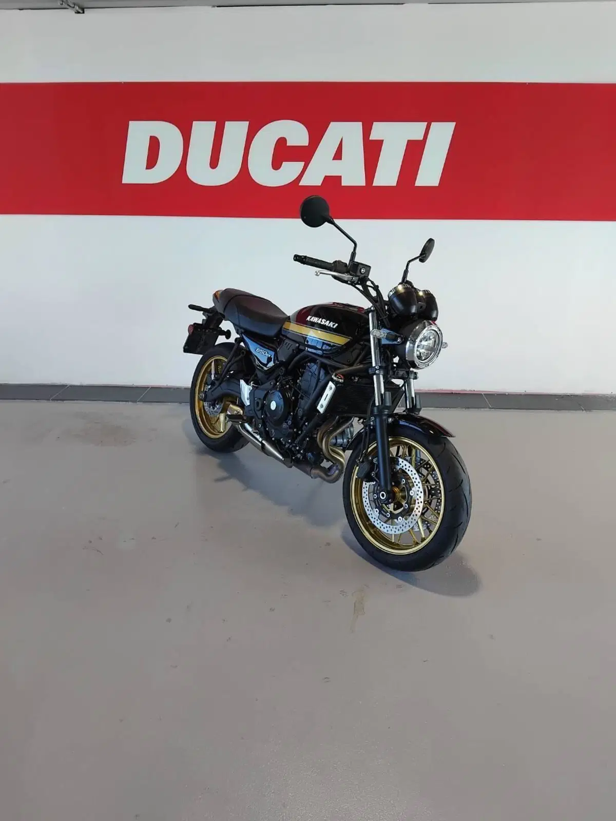 Kawasaki Z 650 RS (2025 - 26) (4)
