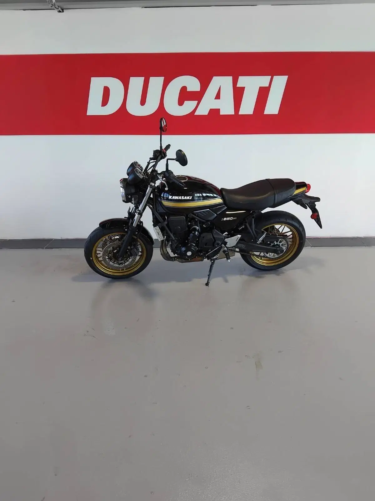 Kawasaki Z 650 RS (2025 - 26) (5)