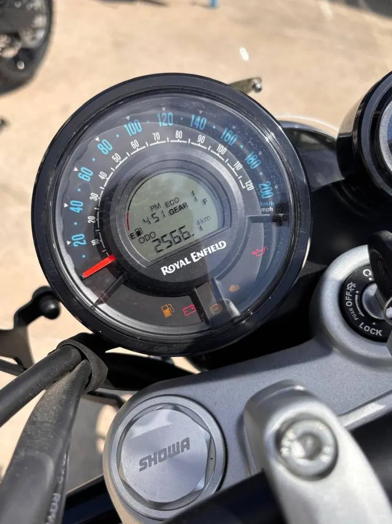 Royal Enfield Super Meteor 650 (2023 - 26) (2)