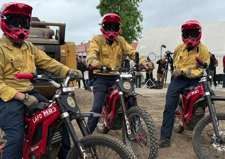 Perché i pompieri di Los Angeles hanno scelto le moto elettriche per i soccorsi