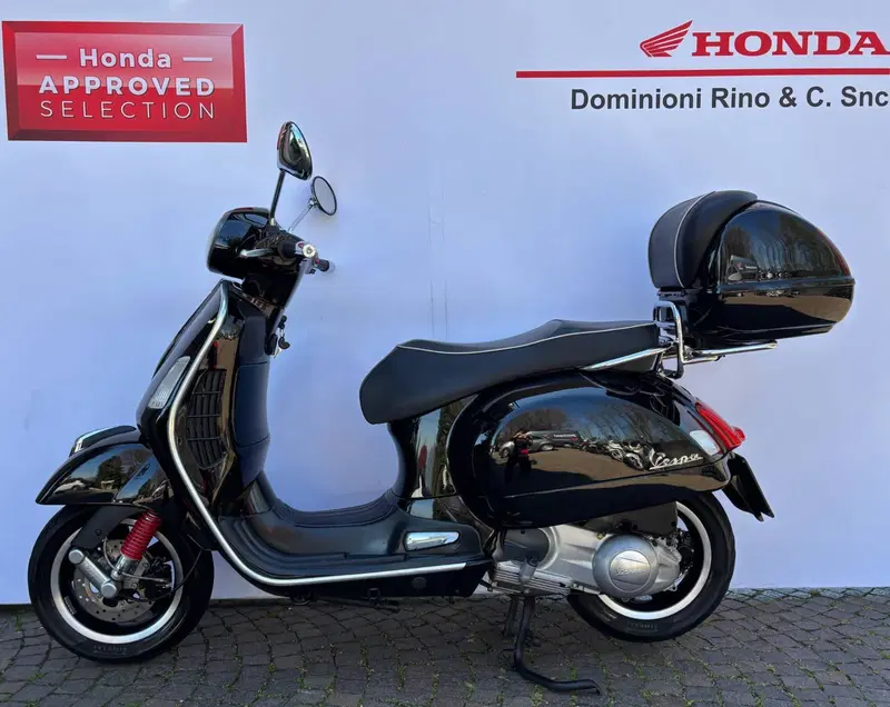 Vespa GTS 300 (2010 - 14) (2)