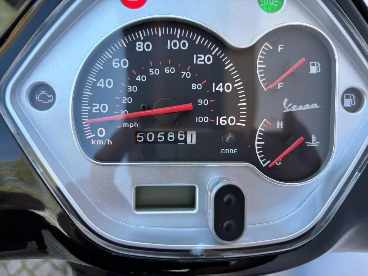 Vespa GTS 300 (2010 - 14) (3)