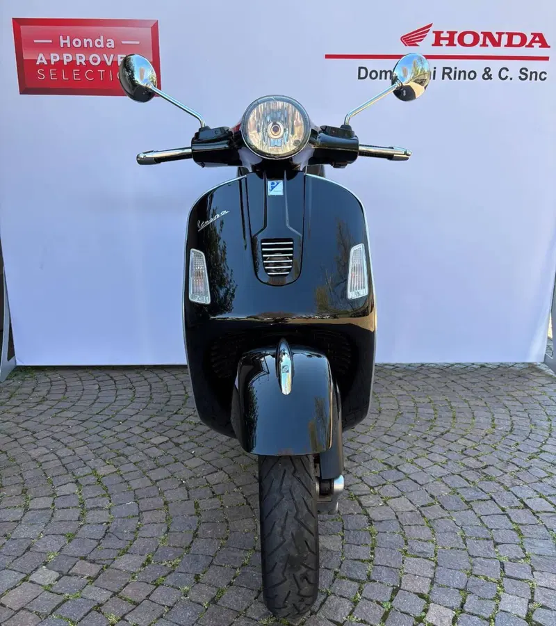 Vespa GTS 300 (2010 - 14) (4)