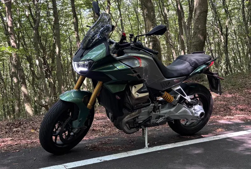 Moto Guzzi V100 Mandello S (2022 - 24) (5)