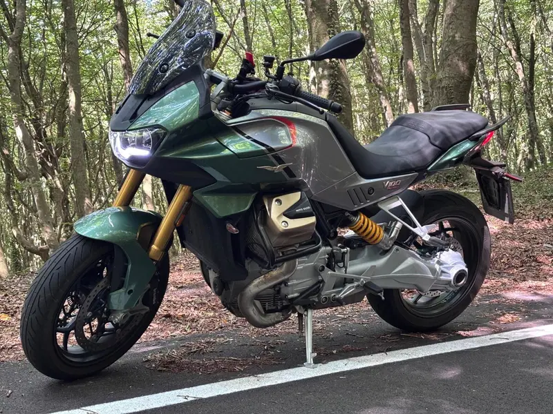 Moto Guzzi V100 Mandello S (2022 - 24) (6)